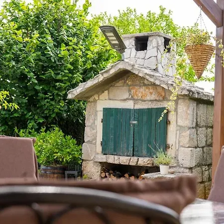 Sunny Valley فيلة