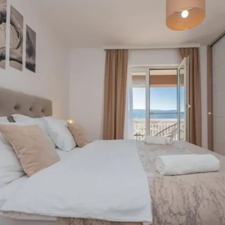 فيلة Sunny Valley