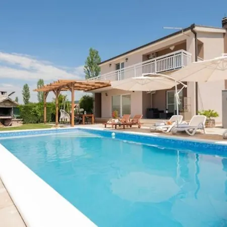 فيلة Sunny Valley Donji Vinjani