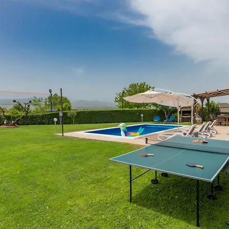 فيلة Sunny Valley Donji Vinjani