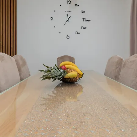 Sunny Valley فيلة *