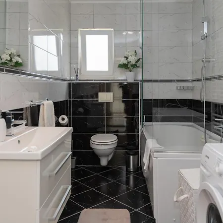 فيلة Sunny Valley *