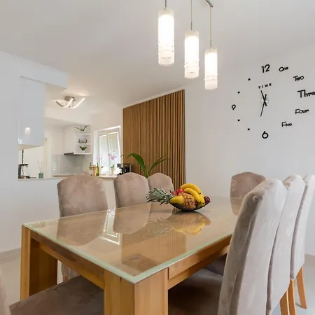 Sunny Valley فيلة *