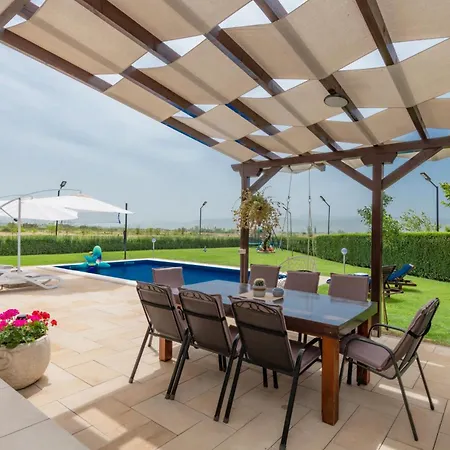 فيلة Sunny Valley *