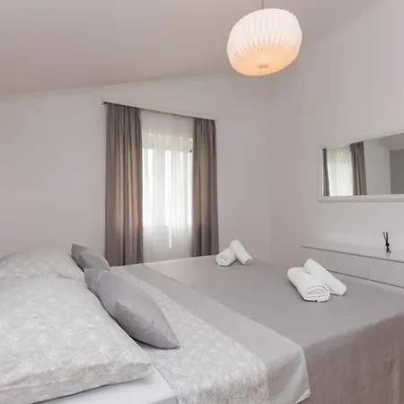 فيلة Sunny Valley Donji Vinjani