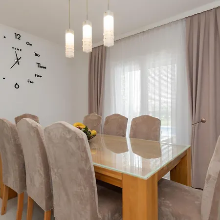 فيلة Sunny Valley *